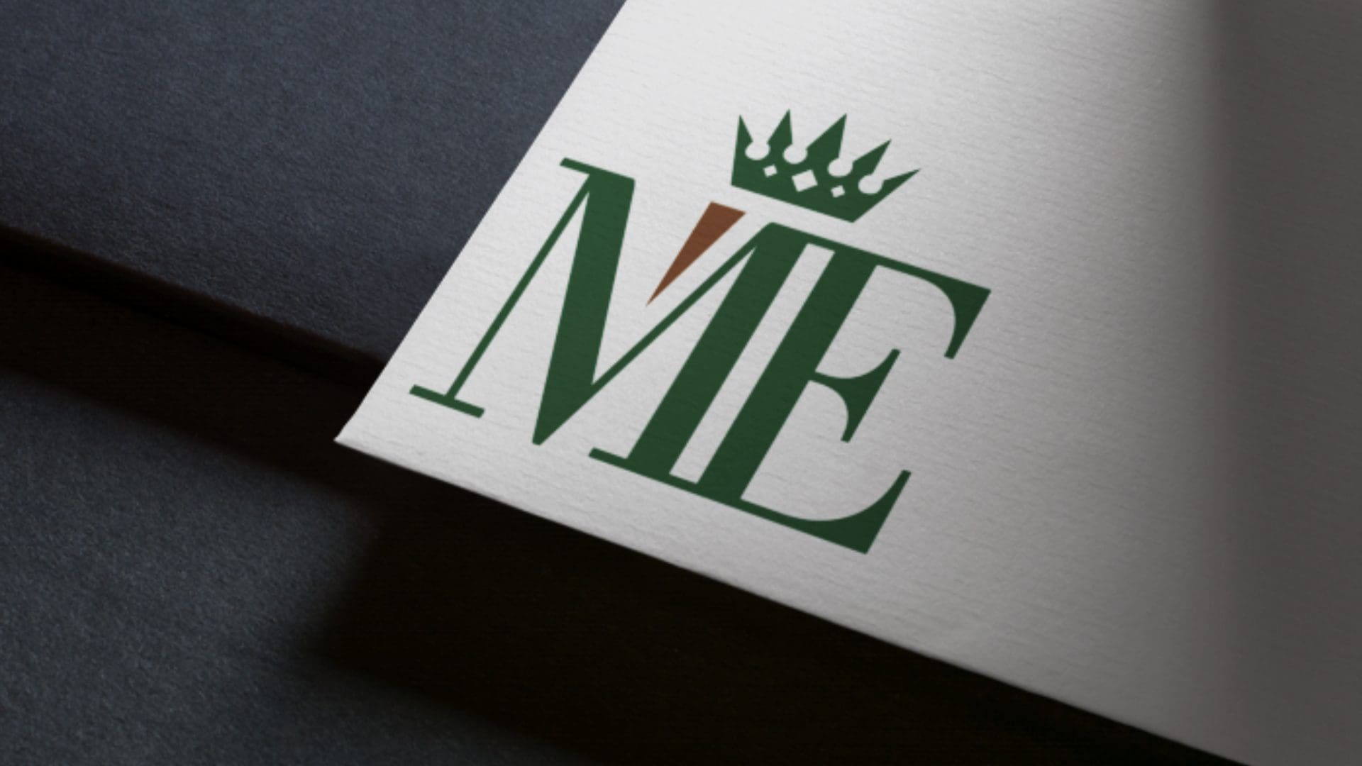 ME - Crest Logo Mockup 07