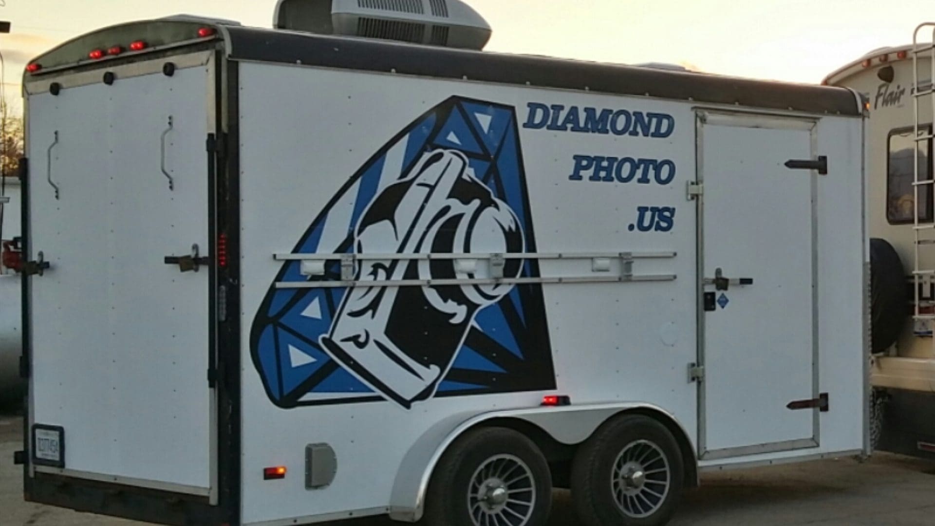 Diamond Photo - Small Trailer Graphics (1)