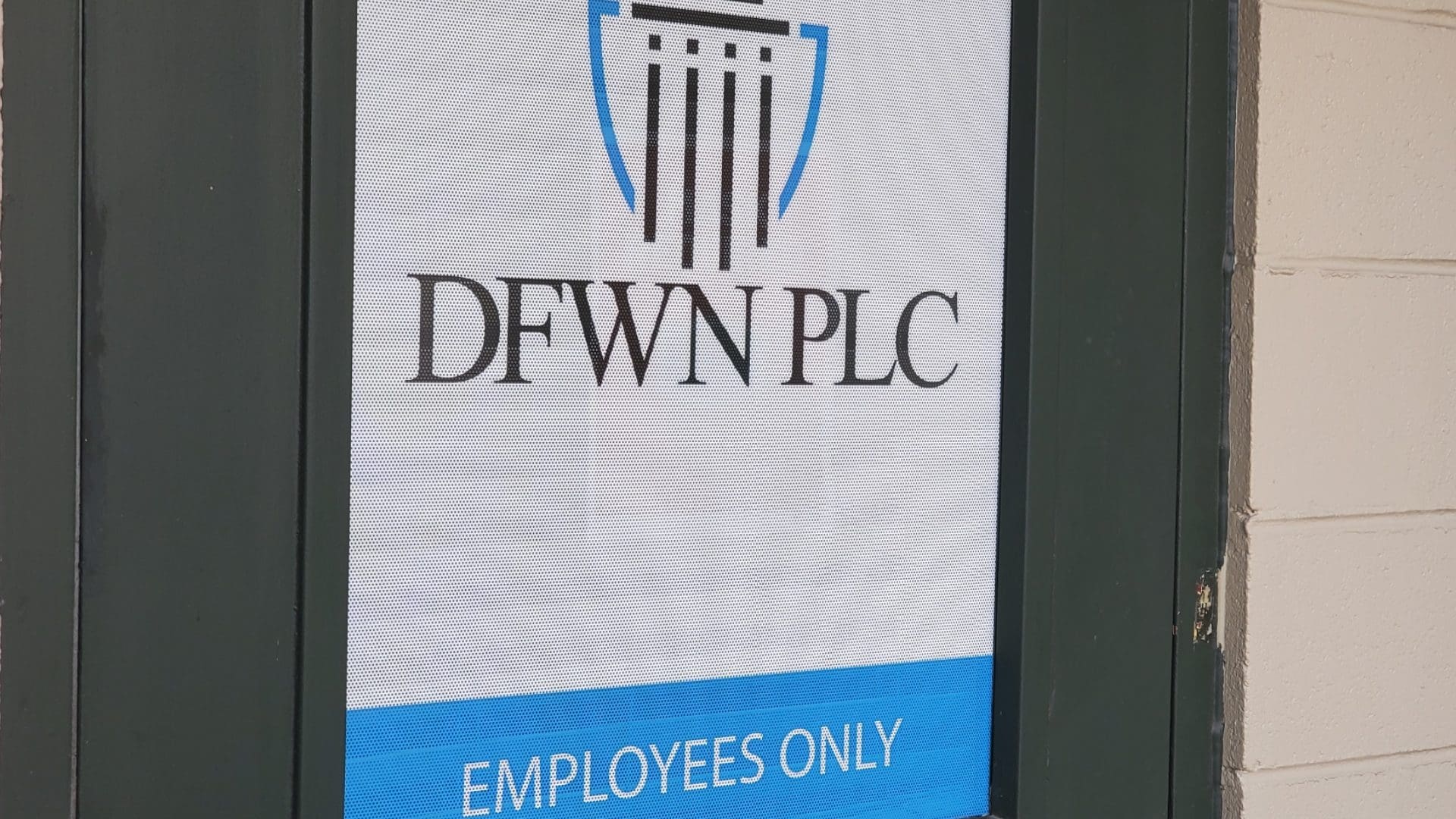 DFWN – Perforated Window Graphics