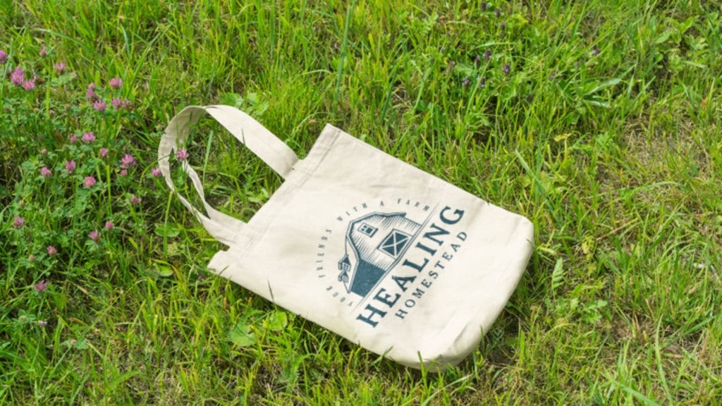 Healing Homestead Farm Logo 6