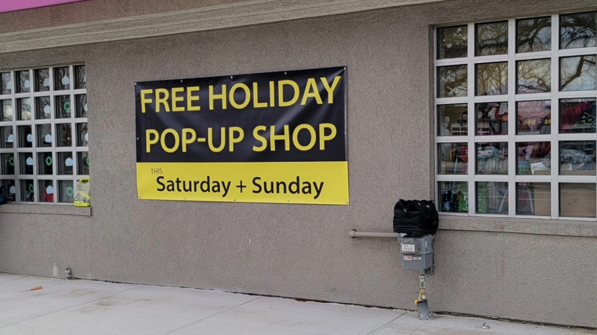 Free Holiday Pop-Up Shop Banner
